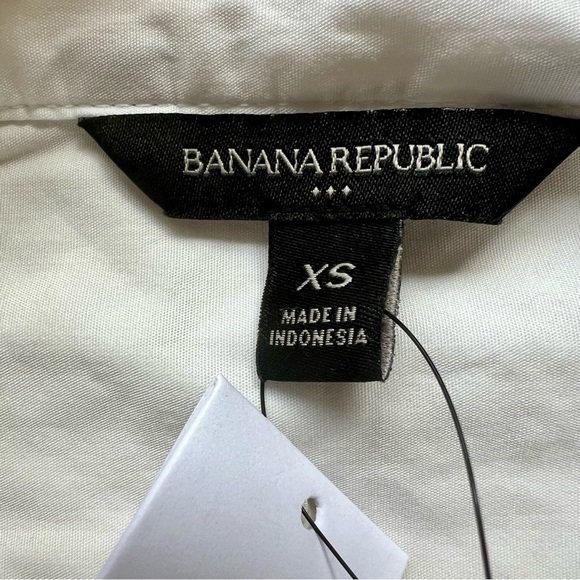 NWT! Banana Republic Classic button down longer length sleeveless shirt XSmall - Picture 4 of 6